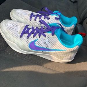 Men’s Kobe basketball shoes